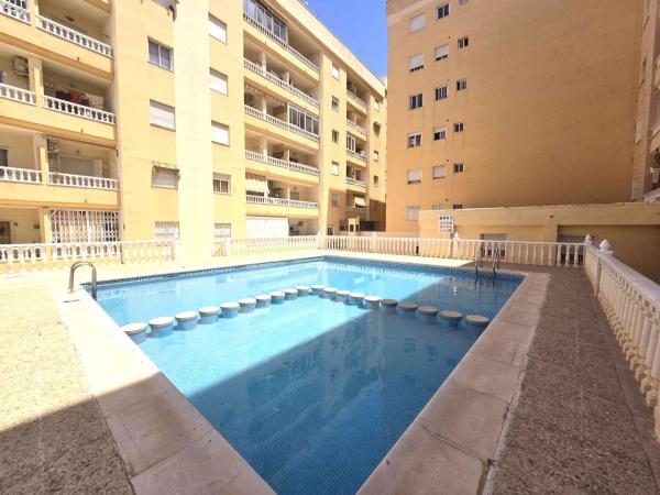 Venta de piso en Piso en Ronda Cesar Canovas Girada, Parque de las Naciones, Torrevieja, Torrevieja
photo 1