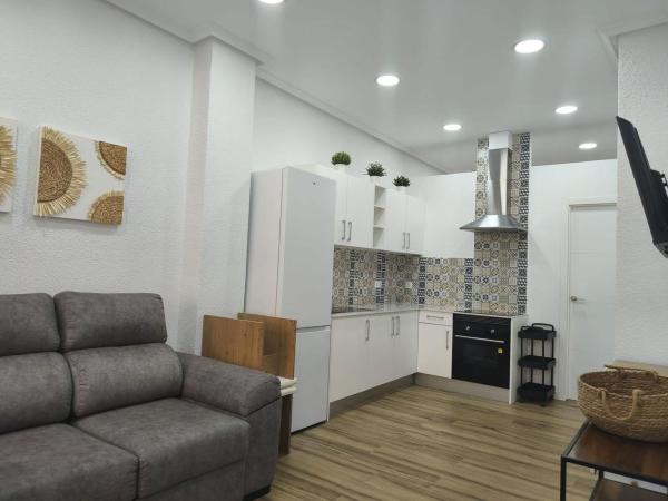 Sprzedaż mieszkania w Piso en Calle Ginés García Esquitino, Los Magros-Casablanca, Elche / Elx, Elche / Elx
 photo 1