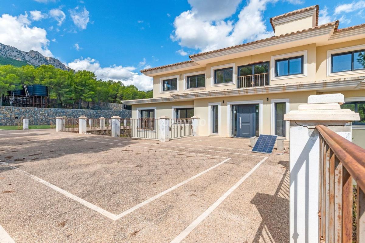 Properties for sale and rent in Spain photo 2