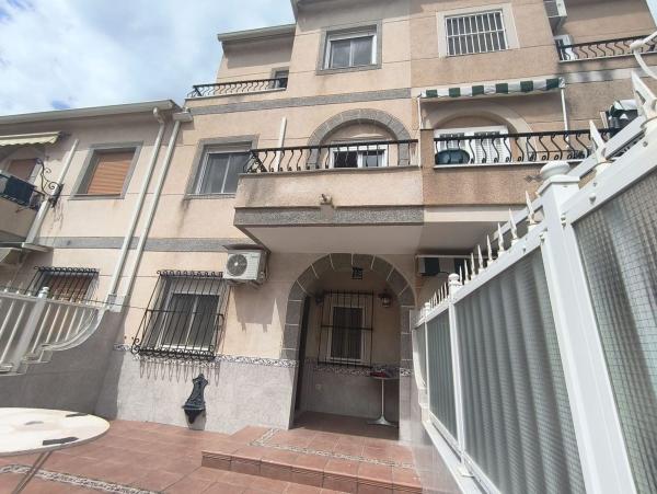 Chalet adosado en Calle Almoradí, Gran Playa, Santa Pola photo 1