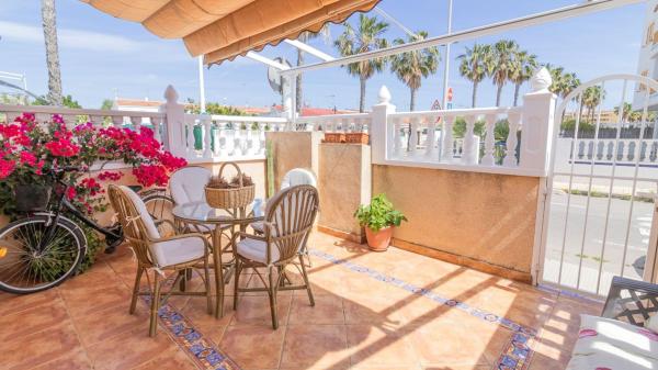 Chalet pareado en Calle del Ternario, Tamarit - Playa Lissa, Santa Pola photo 1