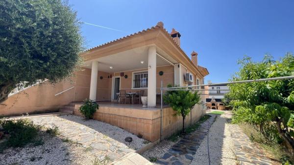 Chalet pareado en Aguas Nuevas, Torrevieja photo 2
