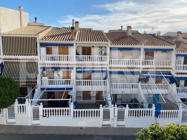 Chalet adosado en Calle Costa Rica, Calas de Santiago Bernabeu, Santa Pola photo 2