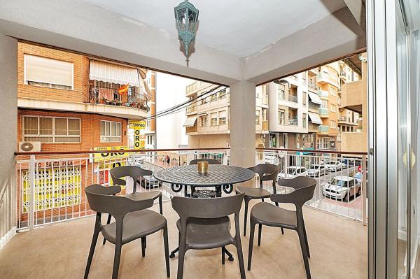 Venta de piso en Piso en Calle d'Elx, Centro, Santa Pola, Santa Pola
photo 1
