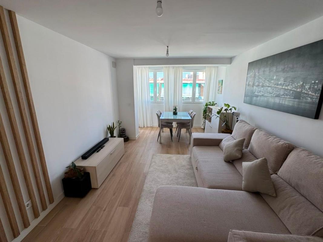 Venta de piso en Piso en Calle Gonzalo Mengual, 17, Plà del Bon Repòs-La Goteta, Alicante / Alacant, Alicante / Alacant
photo 1