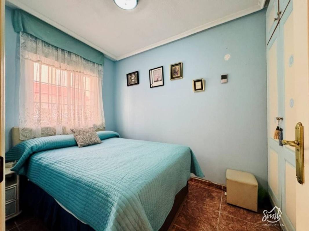 Sale of apartment in Piso en Calle Alta, 8, Gaspar Perrelló, Torrevieja, Torrevieja
 photo 2