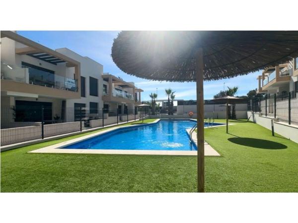 Casa o chalet independiente en Calle Guadiana, Villamartín, Orihuela photo 1
