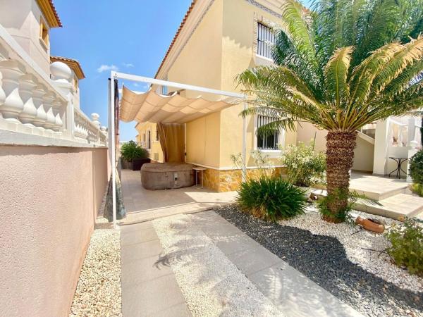 Chalet pareado en Villamartín, Orihuela thumbnail 1