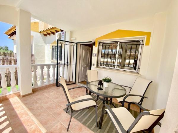 Chalet pareado en Los Balcones y los Altos, Orihuela thumbnail 1