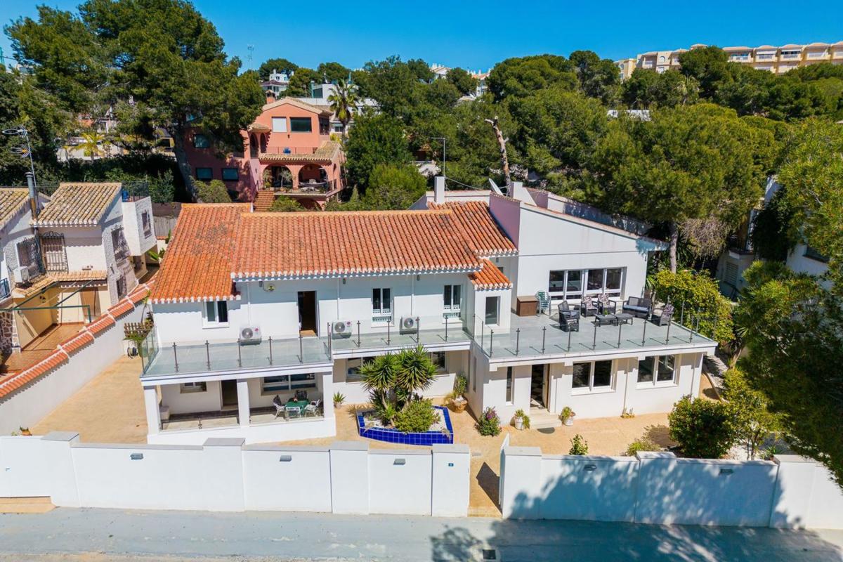 Продажа отдельного шале в  Casa o chalet en Campoamor, Orihuela, Ориуэла photo 4