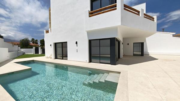 Casa o chalet independiente en Calle de Bergen, L'Albir, Alfaz del Pi thumbnail 1