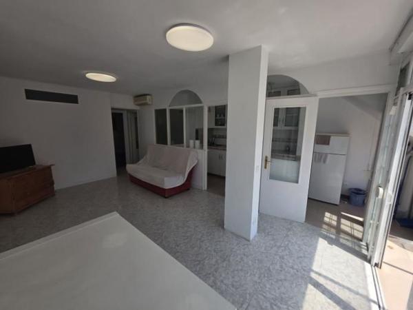 Venta de piso en Piso en Calle Rojales, Playa de los Náufragos, Torrevieja, Torrevieja
 photo 2