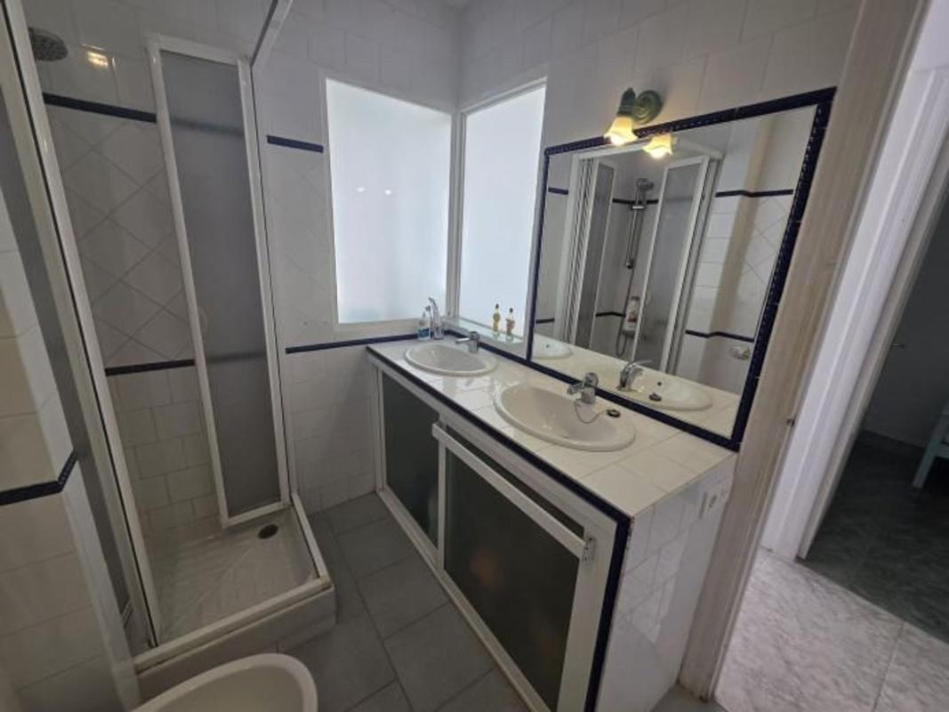 Venta de piso en Piso en Calle Rojales, Playa de los Náufragos, Torrevieja, Torrevieja
photo 4