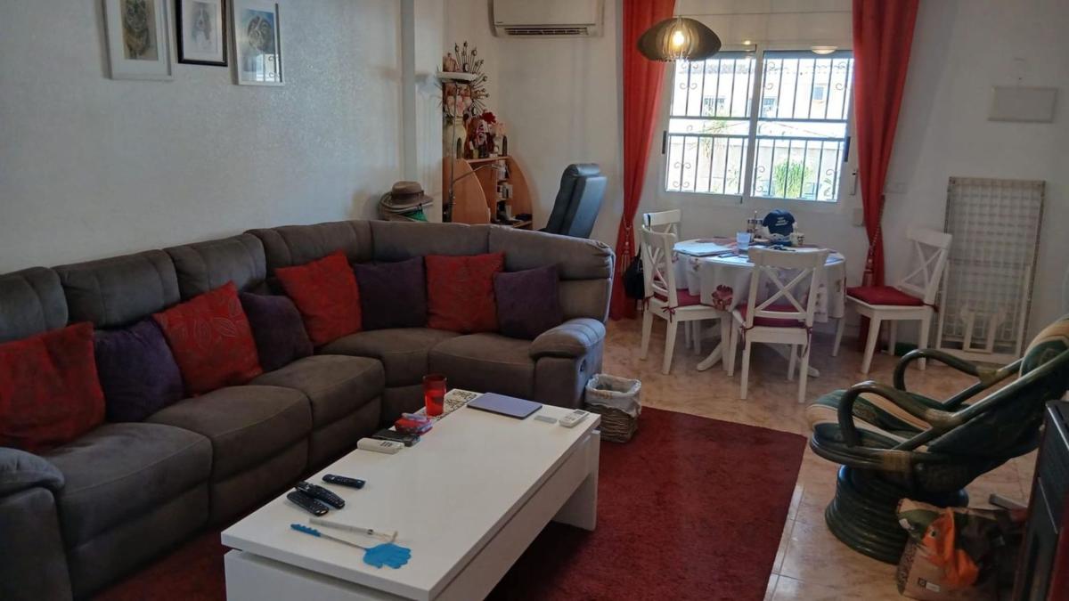 Продажа отдельного шале в Casa o chalet en Calle Baikal, Zona Lago - Los Almendros, Orihuela, Ориуэла photo 2