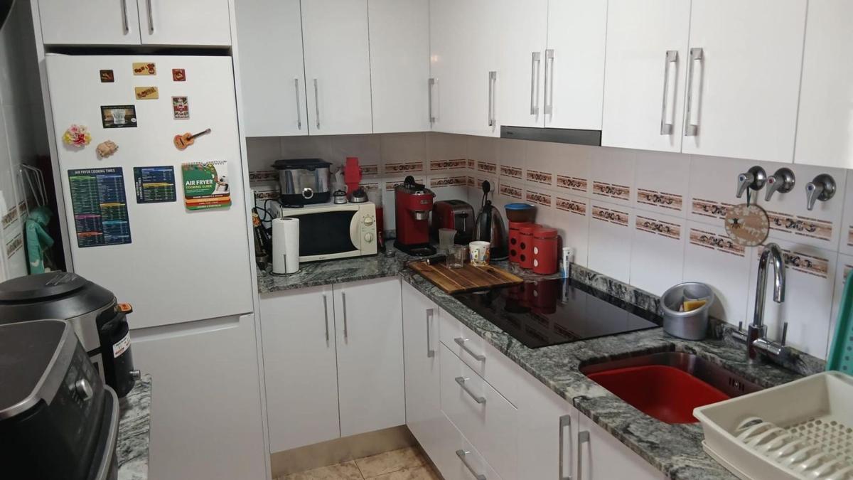 Продажа отдельного шале в Casa o chalet en Calle Baikal, Zona Lago - Los Almendros, Orihuela, Ориуэла photo 3