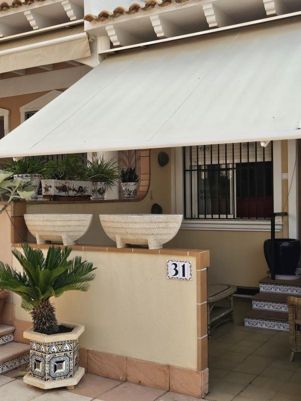 Sale of townhouse in Chalet adosado en Avenida de Portugal, 79, Calas de Santiago Bernabeu, Santa Pola , Santa Pola photo 2