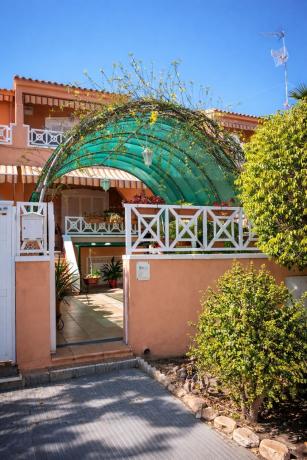 Chalet adosado en Avenida de la Armada Española, Calas de Santa Pola este, Santa Pola thumbnail 1
