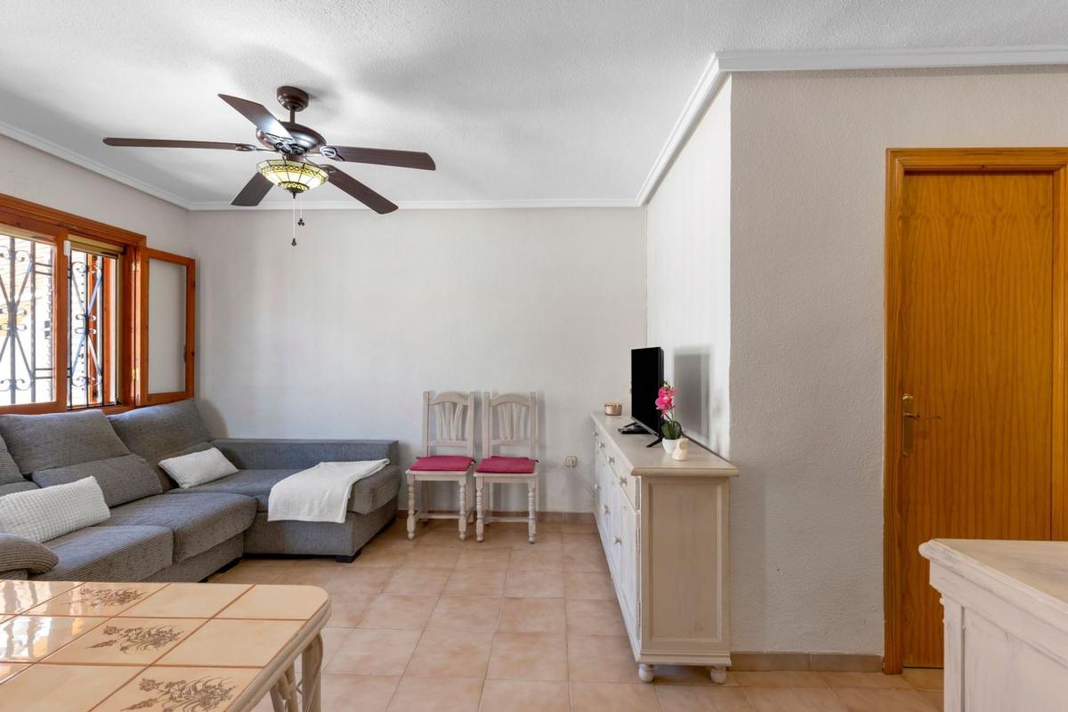 Sale of townhouse in Chalet adosado en Filipinas, 15, Calas de Santiago Bernabeu, Santa Pola , Santa Pola photo 4
