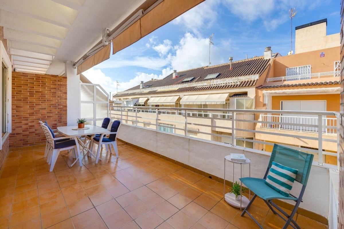 Venta de ático en Ático en Calle Zoa, 20, Las Piscinas Naturales, Torrevieja, Torrevieja photo 1