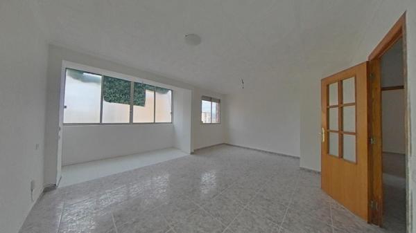 Venta de piso en Piso en Calle del Agata, Colonia Requena - Virgen del Carmen, Alicante / Alacant, Alicante / Alacant
 photo 1