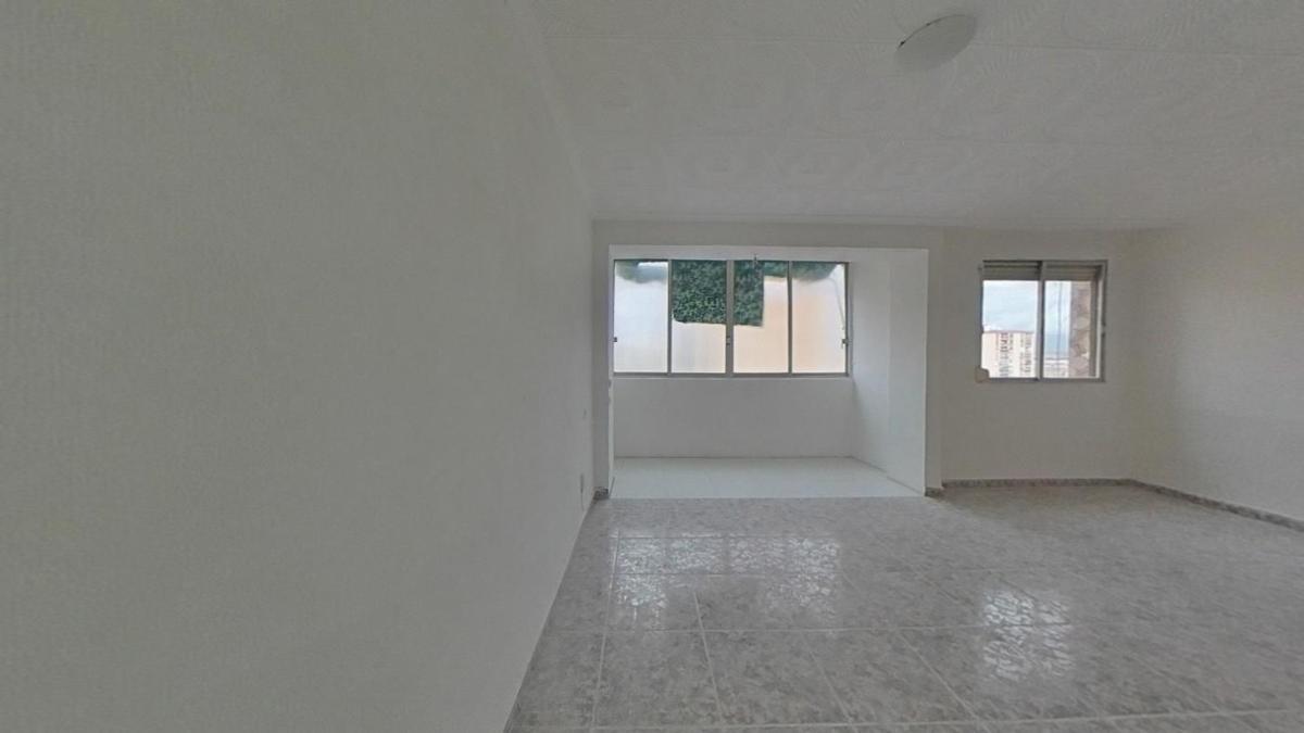 Venta de piso en Piso en Calle del Agata, Colonia Requena - Virgen del Carmen, Alicante / Alacant, Alicante / Alacant
photo 2