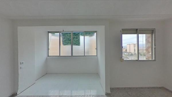 Venta de piso en Piso en Calle del Agata, Colonia Requena - Virgen del Carmen, Alicante / Alacant, Alicante / Alacant
 photo 4