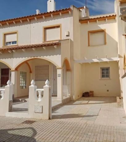 Chalet adosado en Calle Cuerda s/n, Playa Flamenca, Orihuela photo 1
