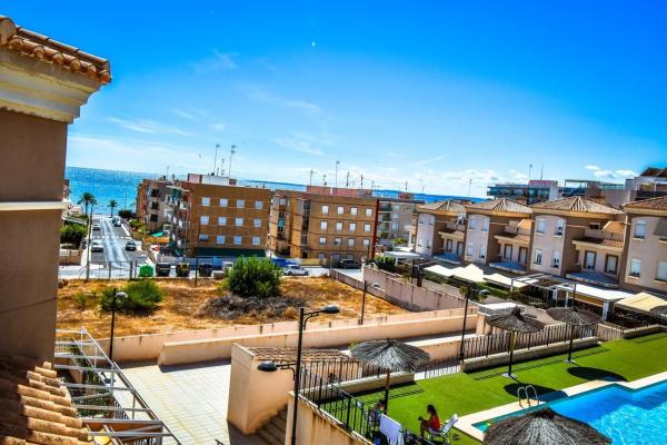 Casa o chalet independiente en Avenida de Portugal, Calas de Santiago Bernabeu, Santa Pola thumbnail 1