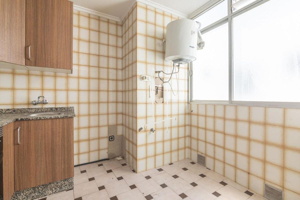 Venta de piso en Piso en Conrado Del Campo, Raval de Santa Teresa-El Asilo, Elche / Elx, Elche / Elx
photo 3