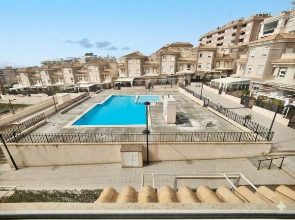 Chalet adosado en Calas de Santiago Bernabeu, Santa Pola thumbnail 1