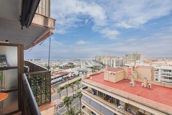 Venta de piso en Piso en Calle Fernando Pérez Ojeda, 17, Puerto, Santa Pola, Santa Pola
thumbnail 1