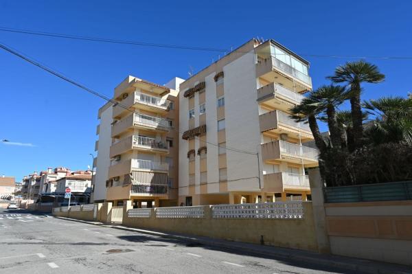 Venta de piso en Piso en Calle Uruguai, Calas de Santiago Bernabeu, Santa Pola, Santa Pola
thumbnail 2