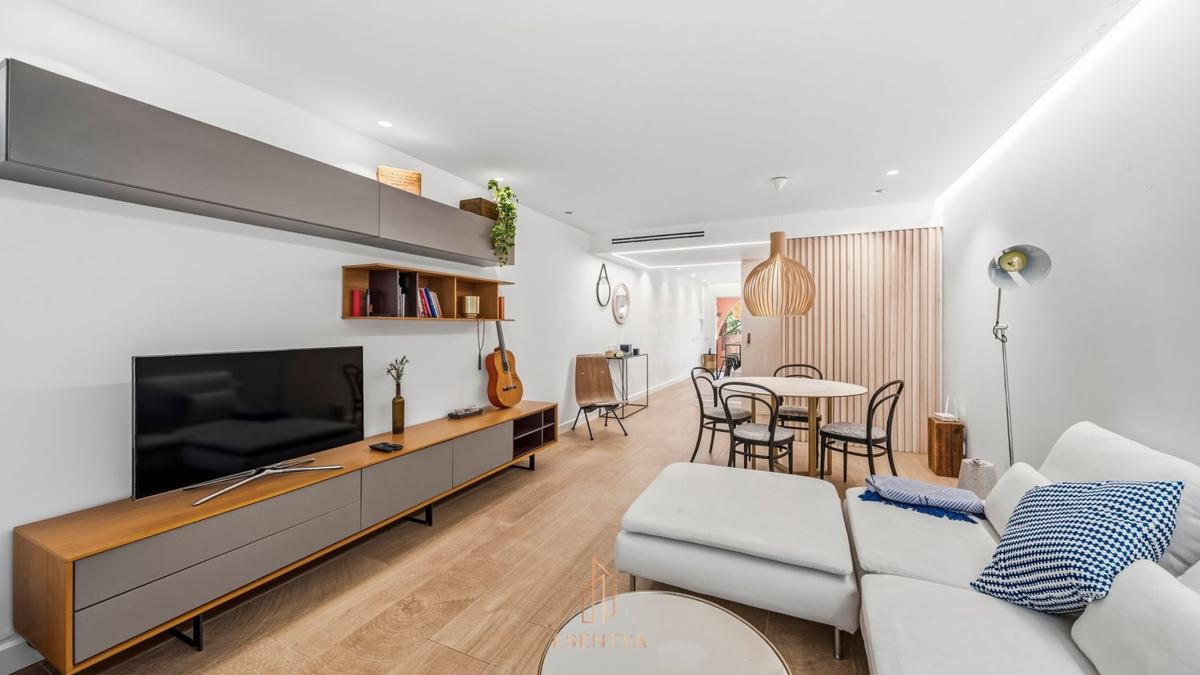 Продажа таунхауса в Chalet adosado en Avenida de la Armada Española, Calas de Santa Pola este, Santa Pola , Санта Пола photo 3