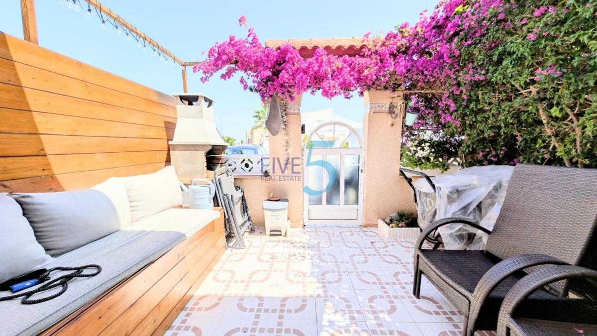 Venta de piso en Piso en La Siesta - El Salado - Torreta, Torrevieja, Torrevieja
photo 2