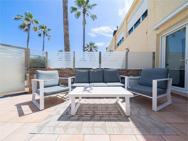 Chalet pareado en Calle Músico José Mira Figueroa, 4, El Palmeral-Urbanova-Tabarca, Alicante / Alacant photo 3