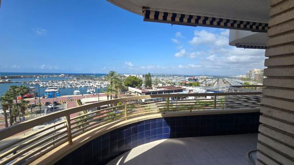 Venta de piso en Piso en Calle Fernando Pérez Ojeda, Puerto, Santa Pola, Santa Pola
thumbnail 1