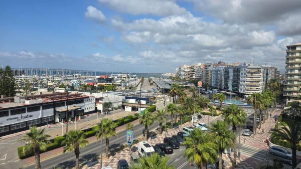 Venta de piso en Piso en Calle Fernando Pérez Ojeda, Puerto, Santa Pola, Santa Pola
thumbnail 2