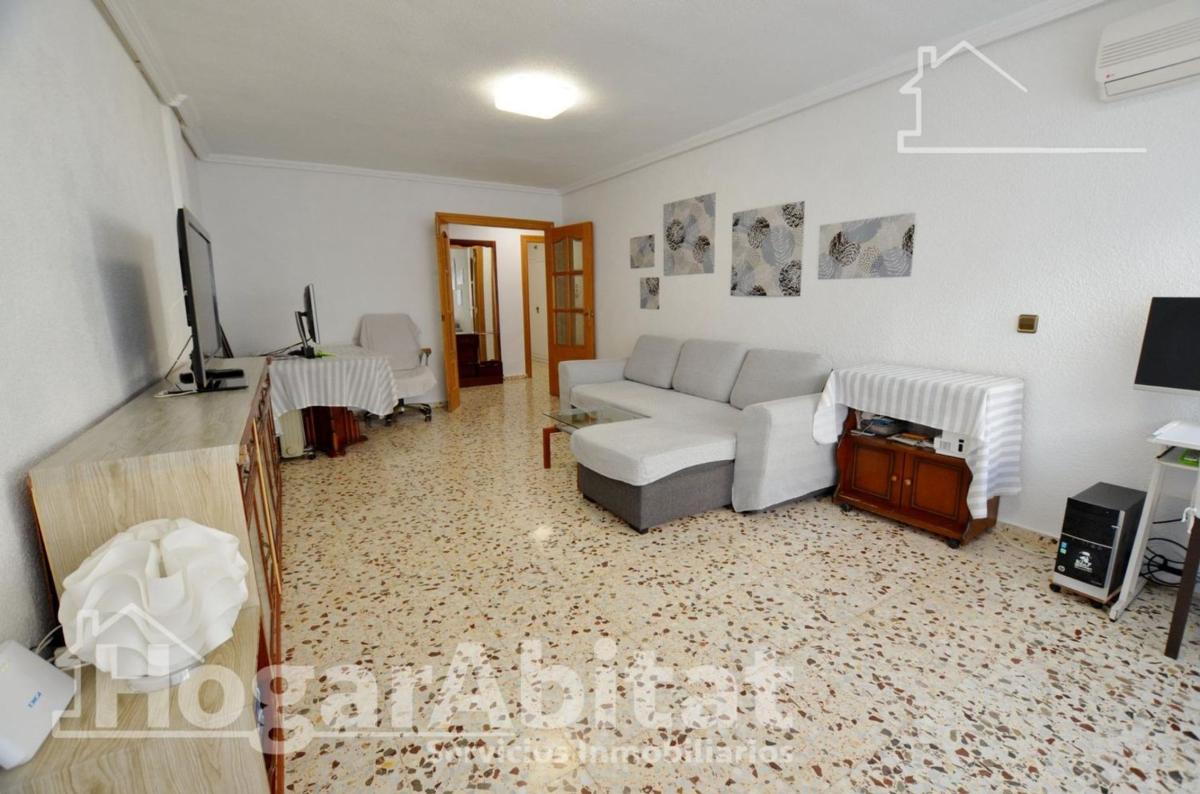 Sale of apartment in Piso en Calle de Fra Juan Tensa, Campello Pueblo, El Campello, El Campello
photo 3