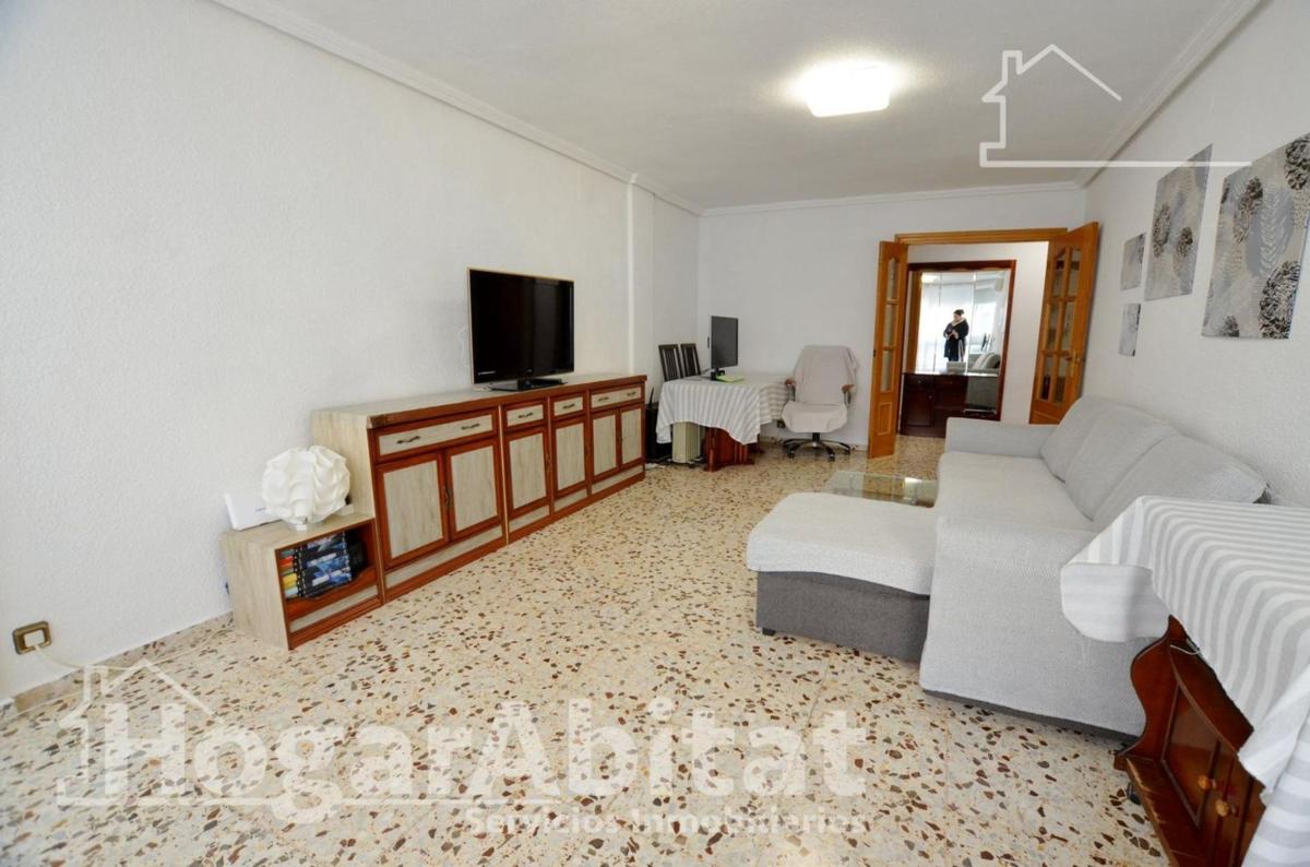 Sale of apartment in Piso en Calle de Fra Juan Tensa, Campello Pueblo, El Campello, El Campello
photo 4