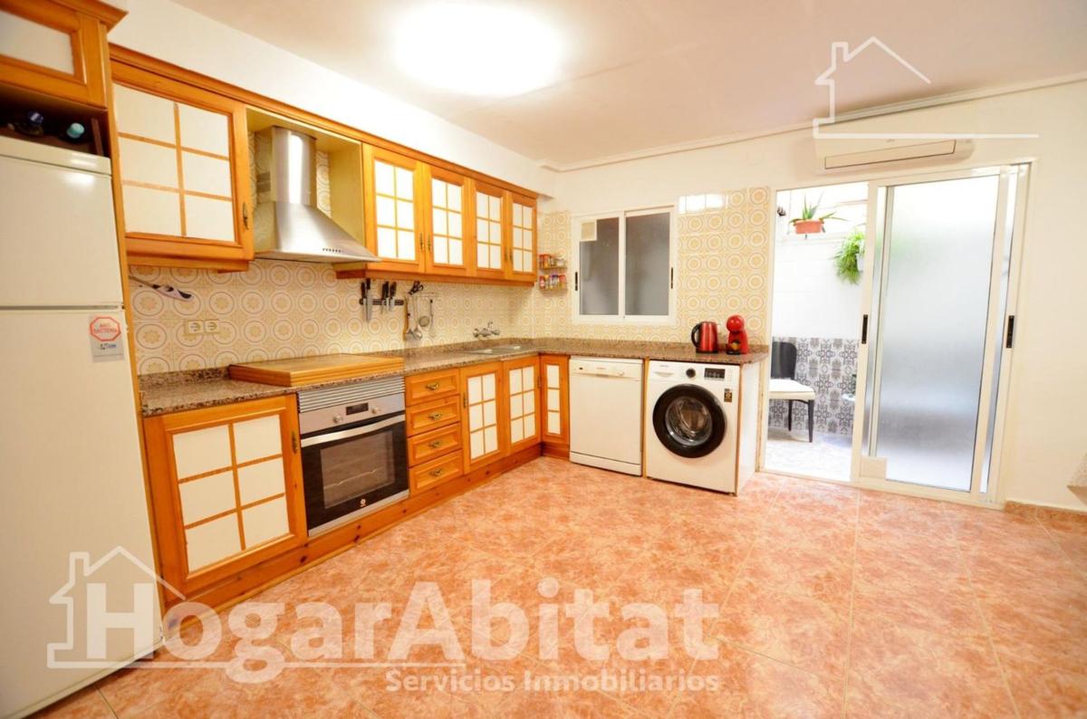 Sale of apartment in Piso en Calle de Fra Juan Tensa, Campello Pueblo, El Campello, El Campello
photo 5