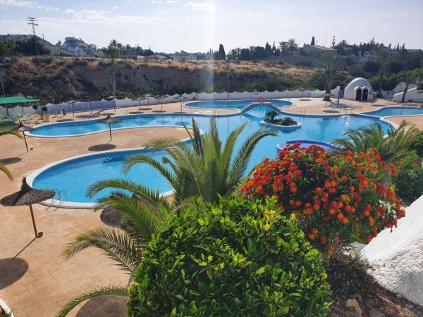 Chalet adosado en Avenida de l'Amerador, 7 a, Pueblo Español - Coveta Fumá, El Campello thumbnail 1
