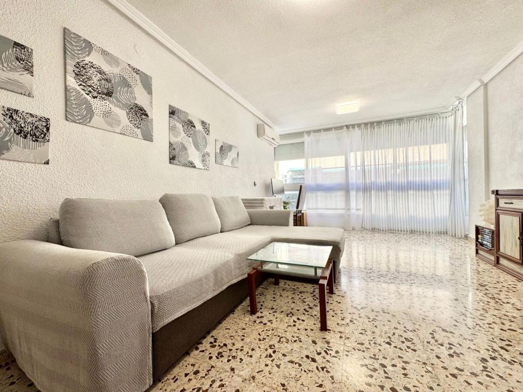 Sale of apartment in Piso en Campello Pueblo, El Campello, El Campello
 photo 2