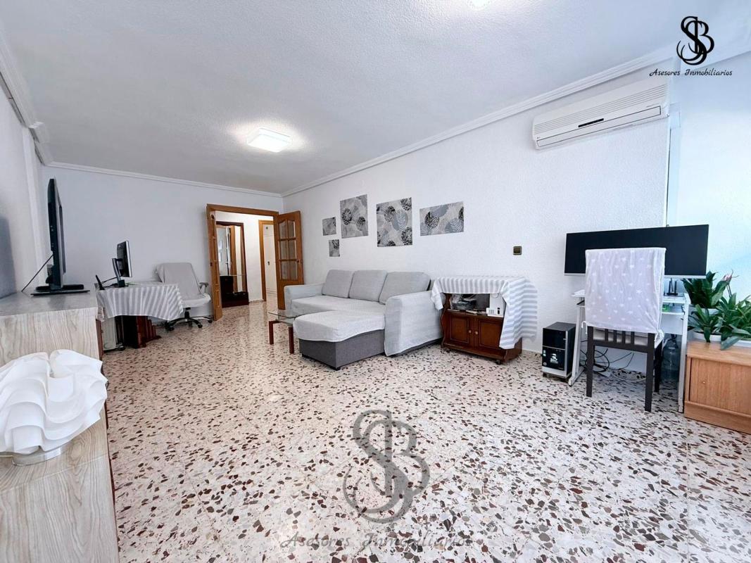 Sale of apartment in Piso en Calle de Fra Juan Tensa, Campello Pueblo, El Campello, El Campello
photo 2