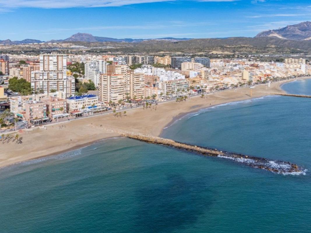 Venta de piso en Piso en Calle Sant Bartomeu, Campello Playa, El Campello, El Campello
photo 2