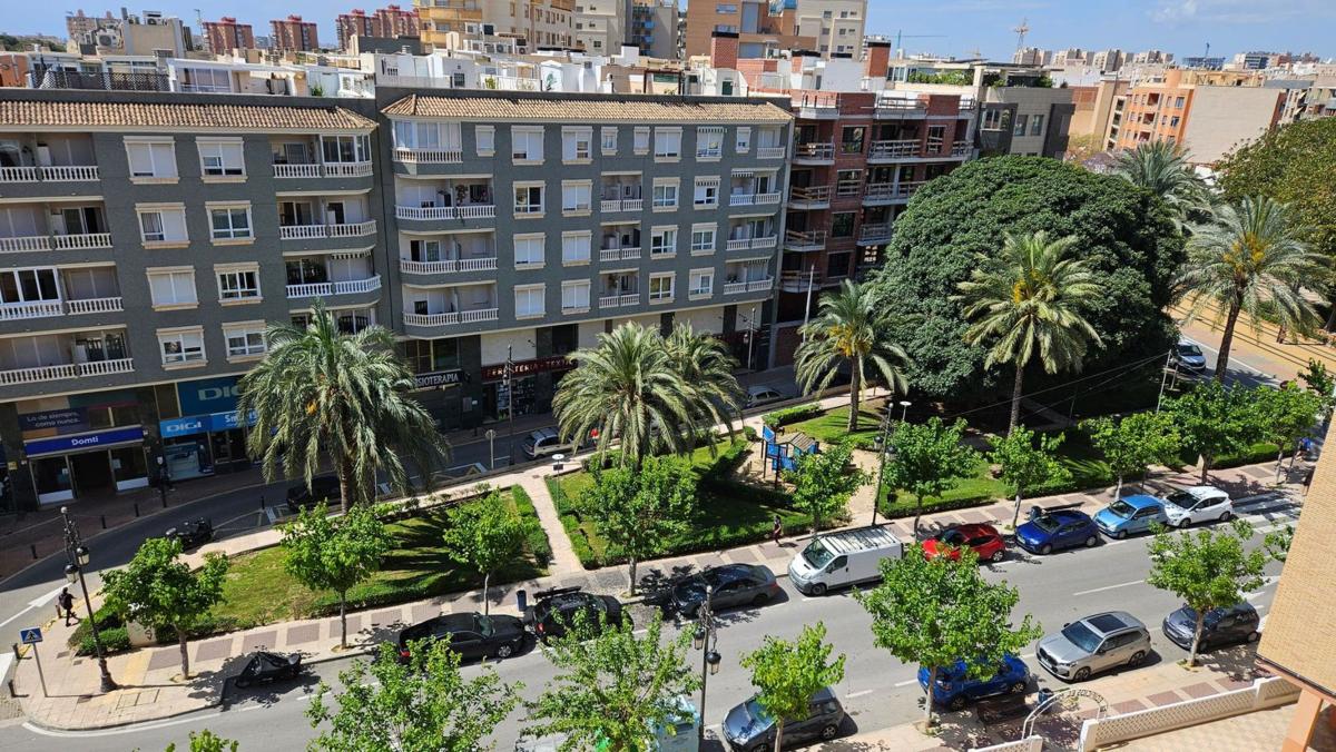 Продажа квартиры на Piso en Avenida del Carrer de la Mar, Campello Playa, El Campello, Эль Кампельо
 photo 2