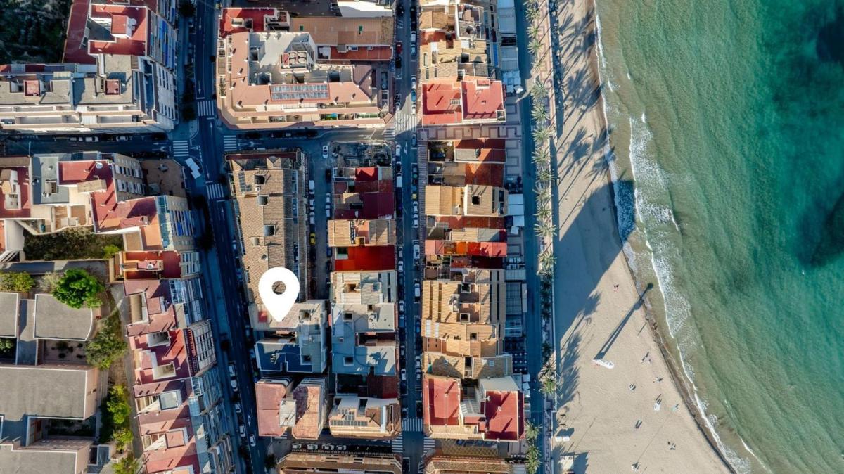 Venta de piso en Piso en Calle Sant Bartomeu, Campello Playa, El Campello, El Campello
photo 1