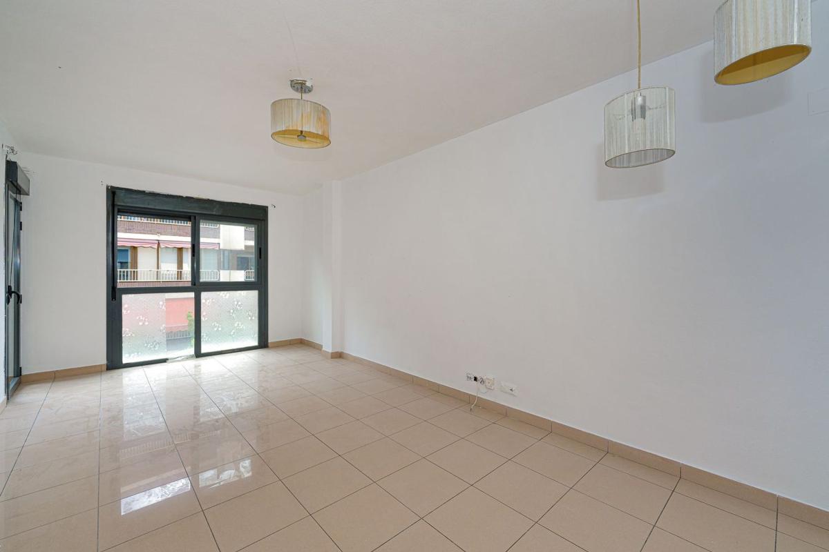 Sale of apartment in Piso en Campello Pueblo, El Campello, El Campello
photo 1