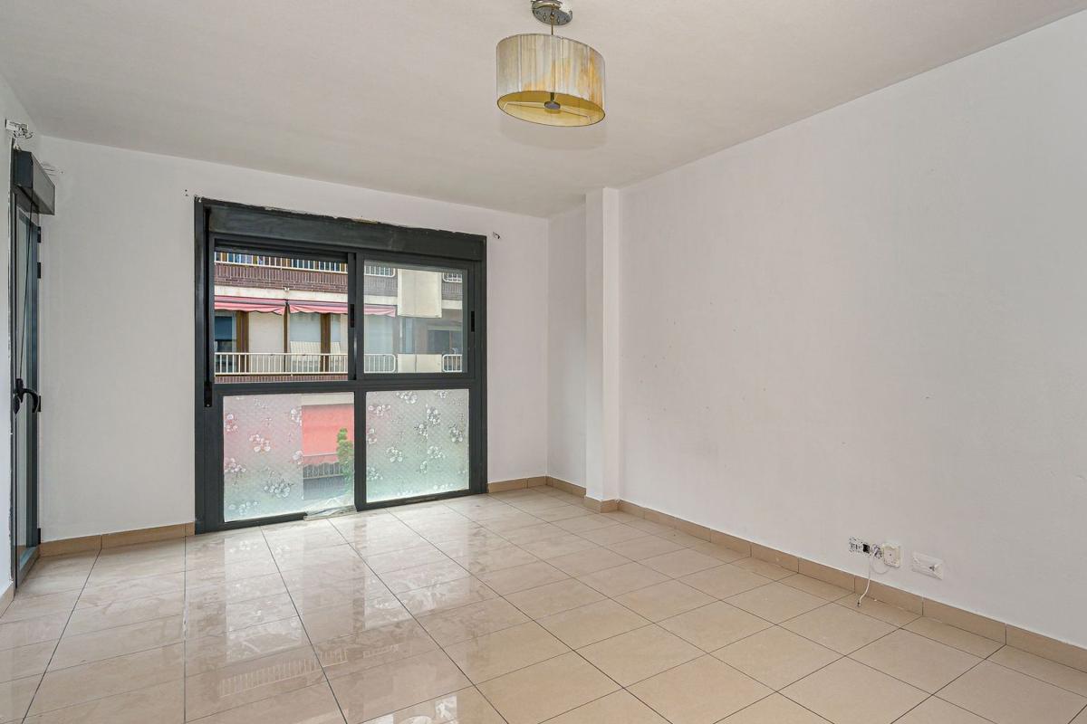 Sale of apartment in Piso en Campello Pueblo, El Campello, El Campello
photo 2
