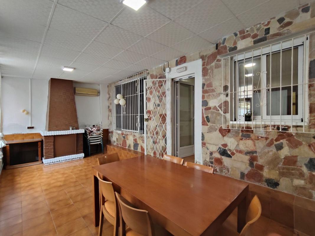 Properties for sale and rent in Spain photo 2