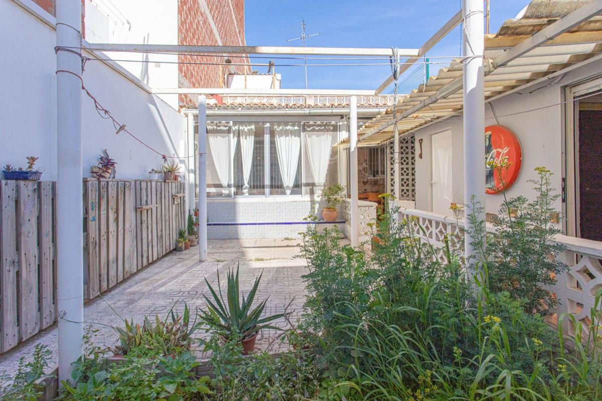 Properties for sale and rent in Spain photo 2
